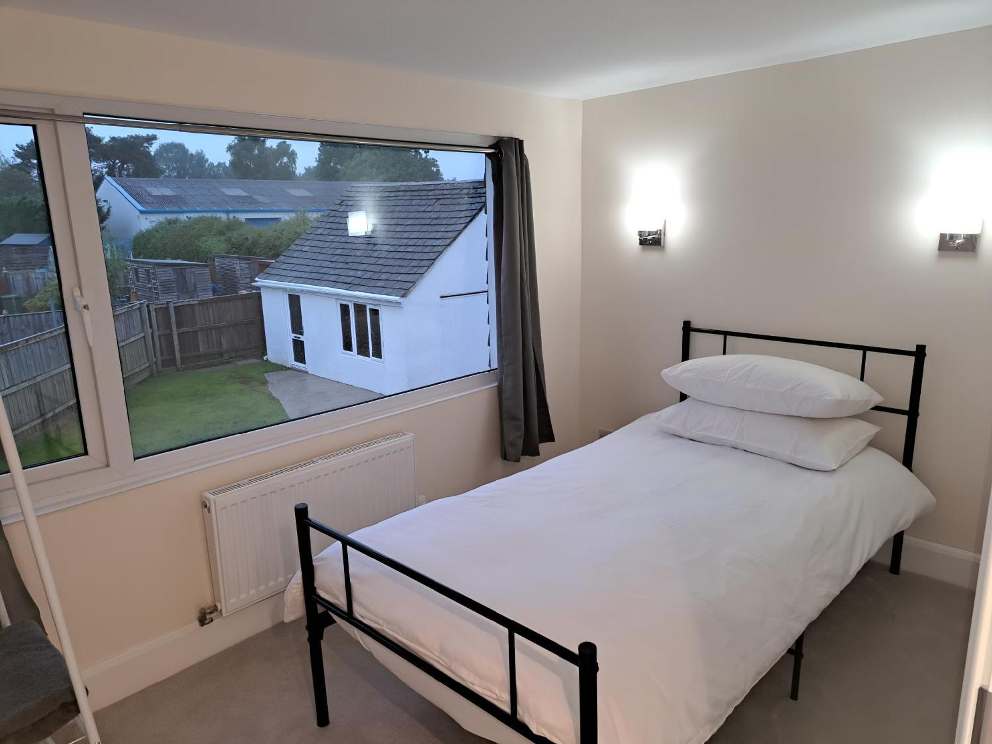 Beautiful 5 Bedroom Bungalow, Sleeps 7, In Calne Exterior foto